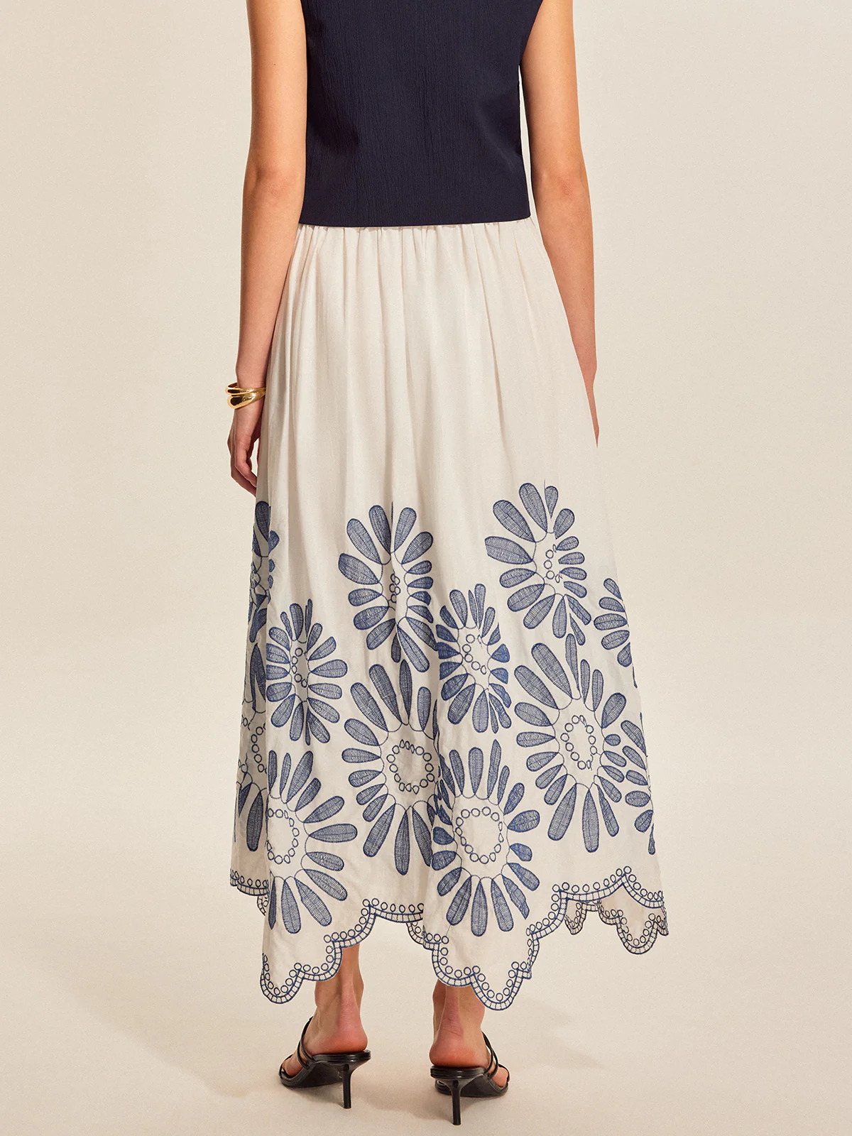 Embroidered Scalloped Hem Skirt - Image 5