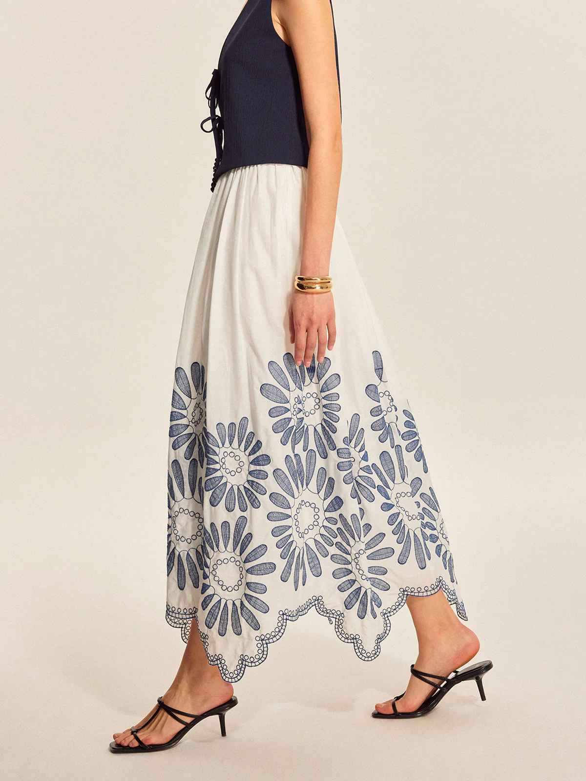 Embroidered Scalloped Hem Skirt - Image 6