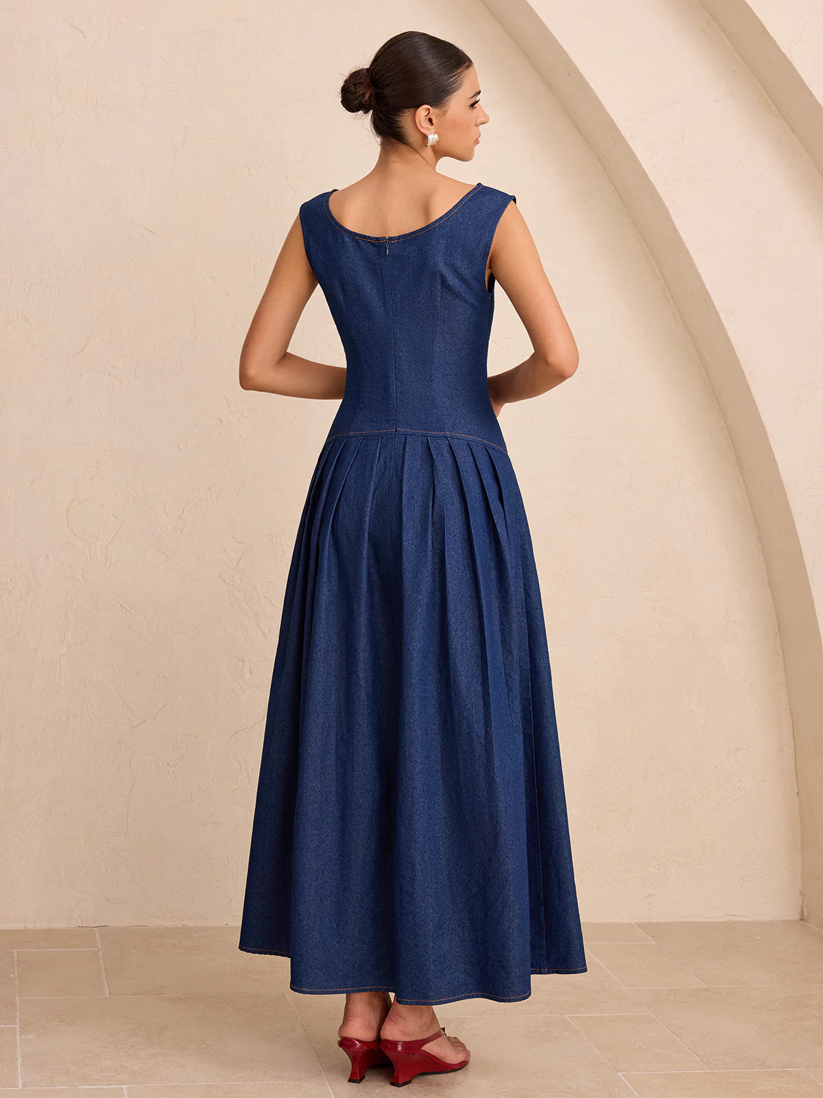 Faux Denim Sleeveless Pleated Maxi Dress - Image 3