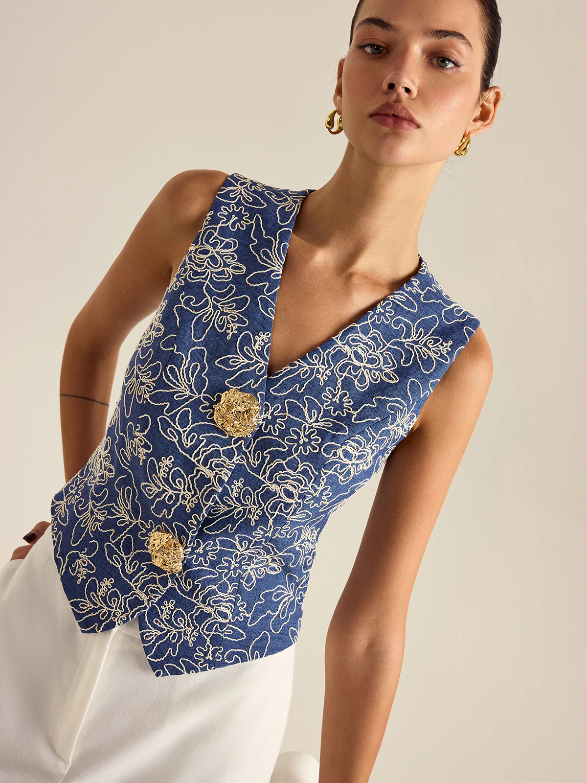 Floral Embroidered Vest - Image 4