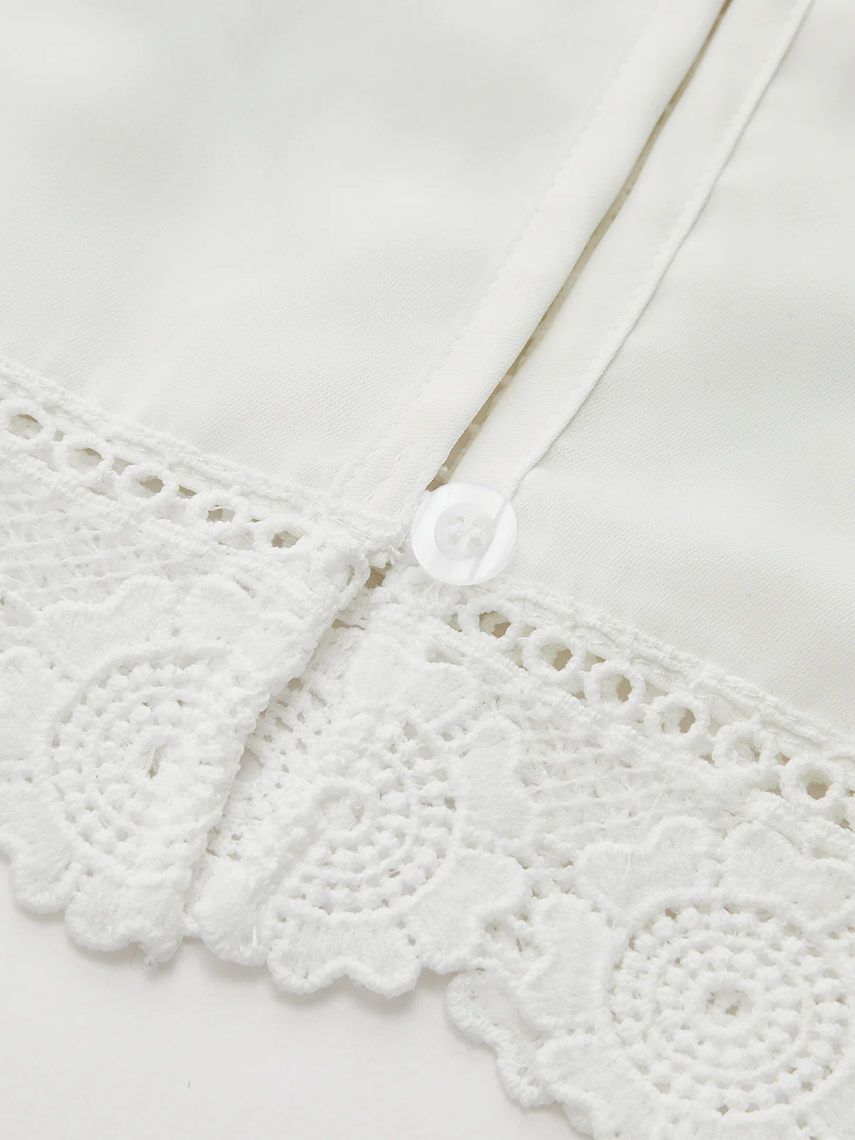 Floral Embroidery Lace Trim Sleeveless Blouse - Image 4