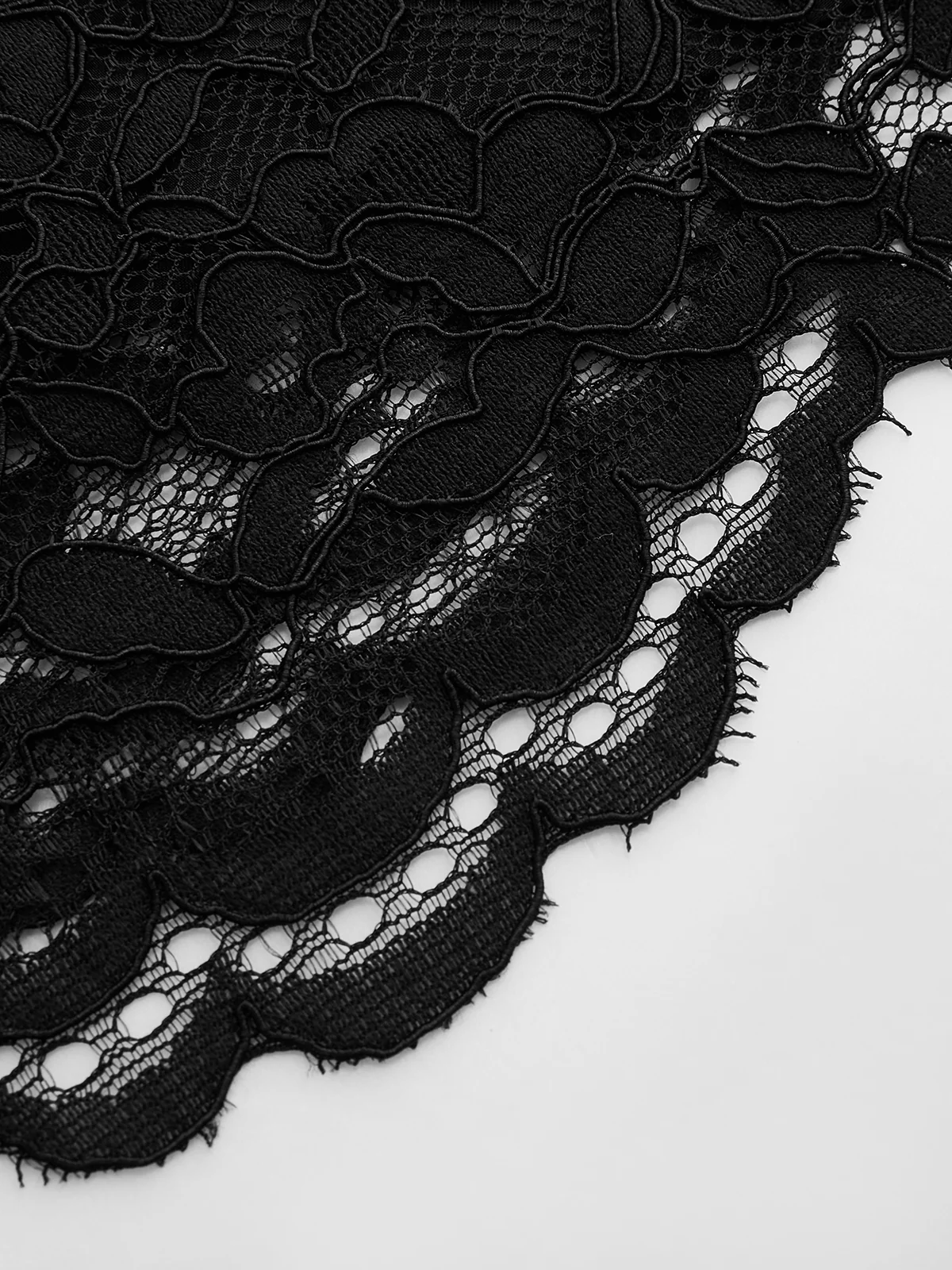 Floral Lace High-Waisted Shorts - Image 4