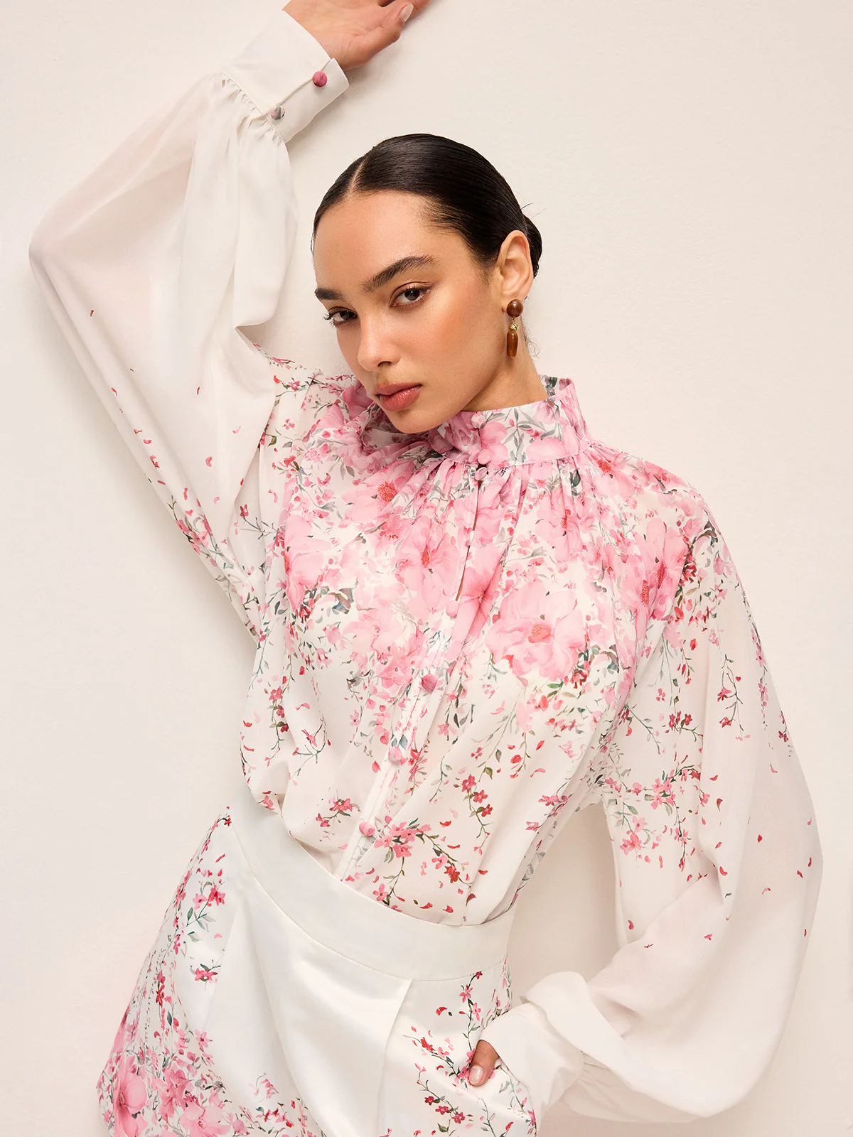Floral Print Pleated Shorts Set Without Belt - Image 3