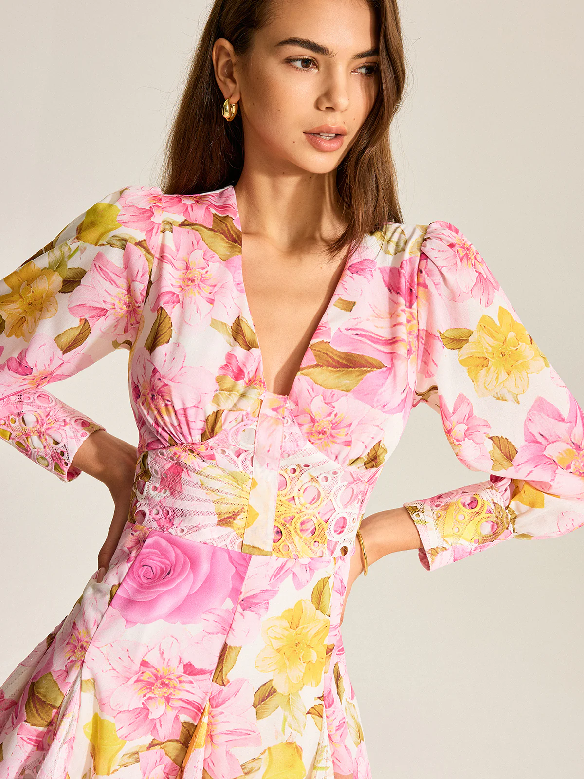 Floral Print V-Neck Dress With Eyelet Detail - Image 5