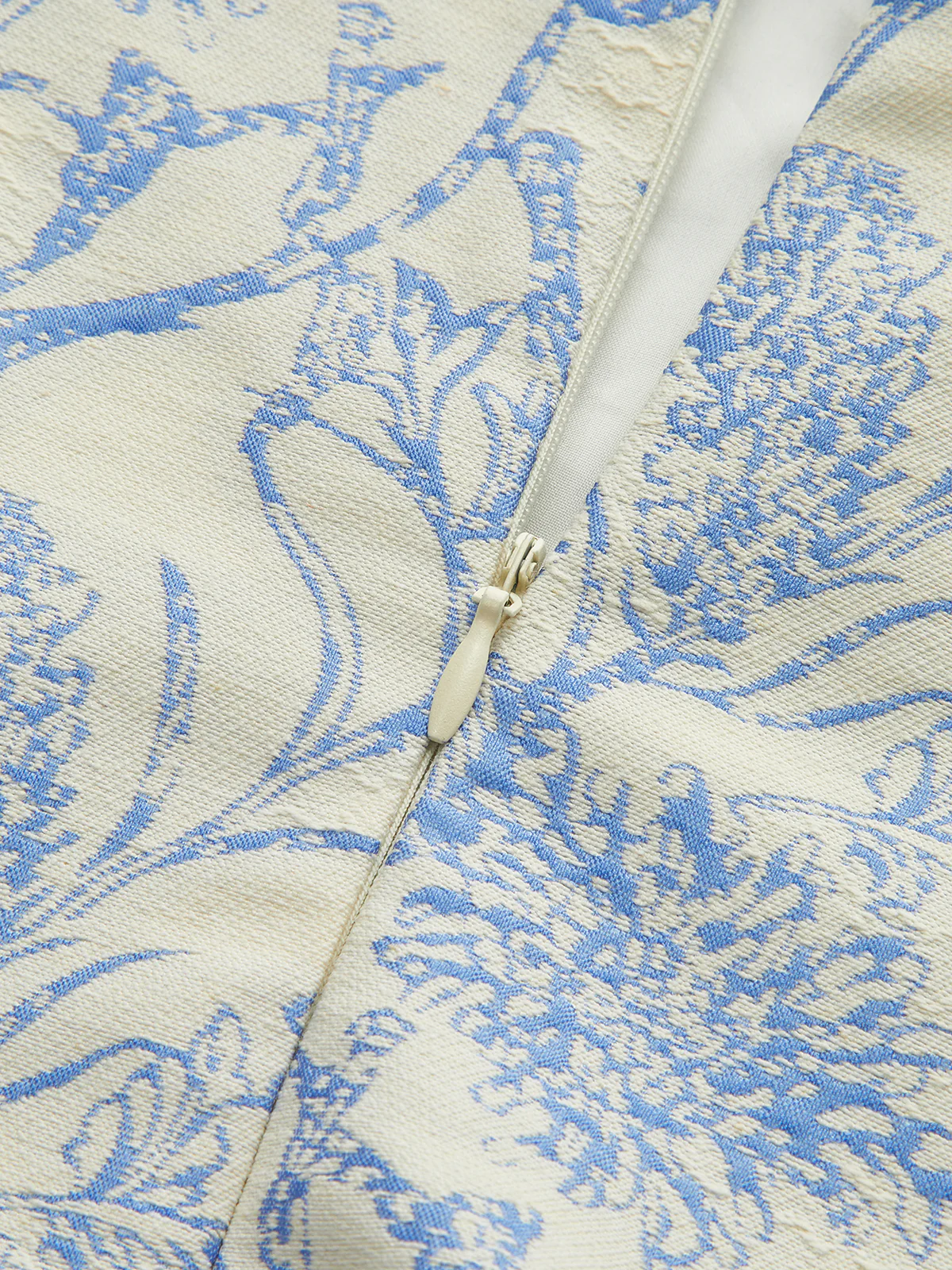 Floral Printed Sleeveless Dress with Pleated Hem - Image 3
