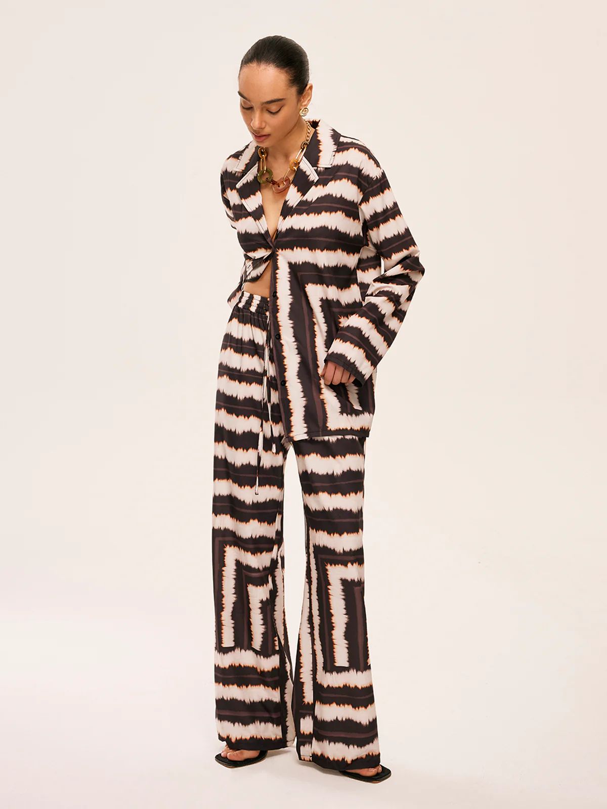 Geometric Color-Block Pants Set With Pockets - Image 4