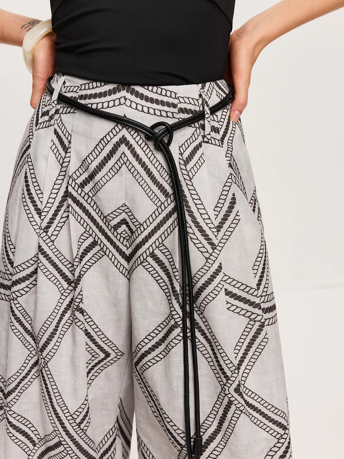 Geometric Print Belted Wide-Leg Pants - Image 2