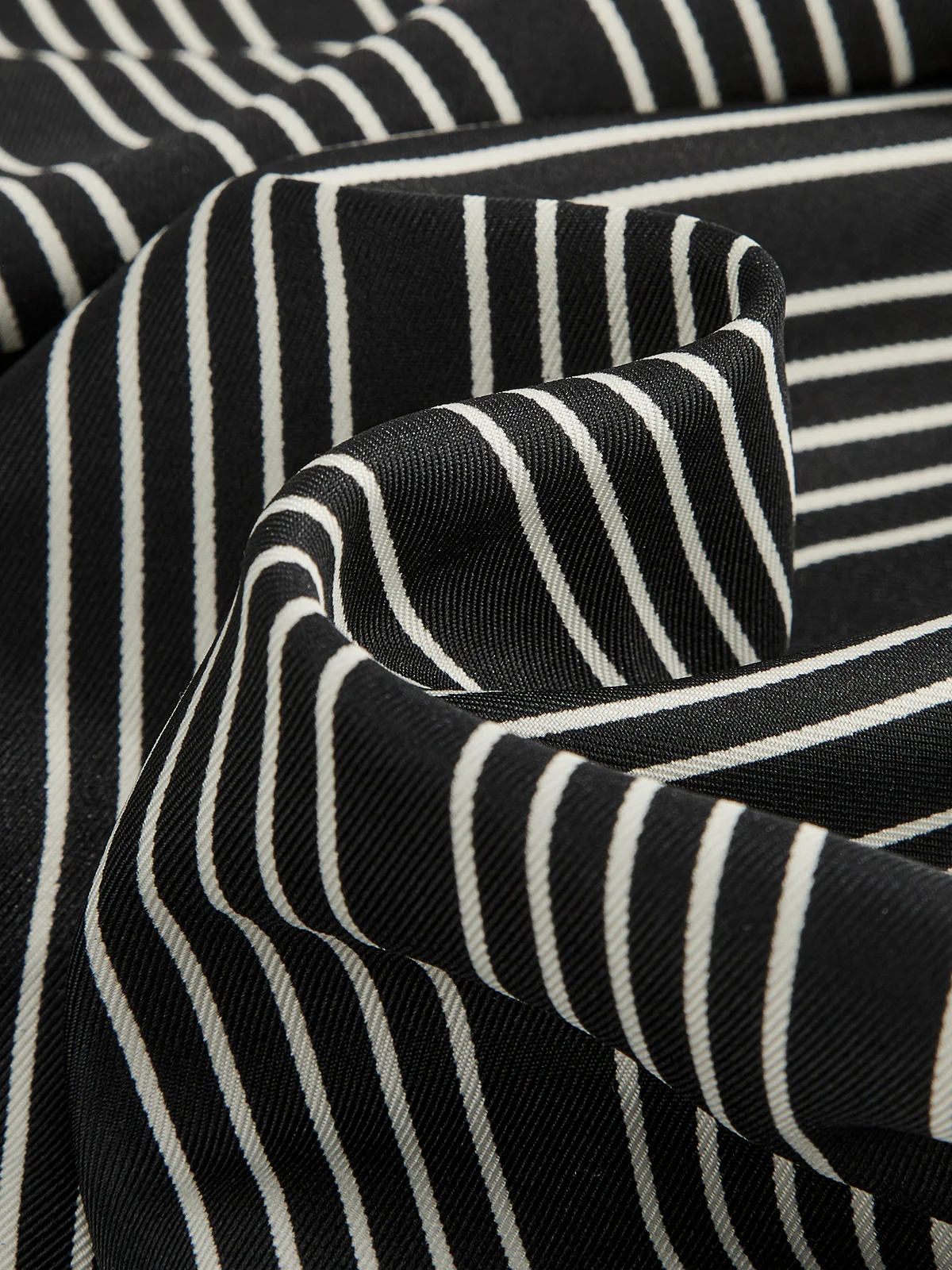 Geometric Striped Triangular Scarf - Image 3