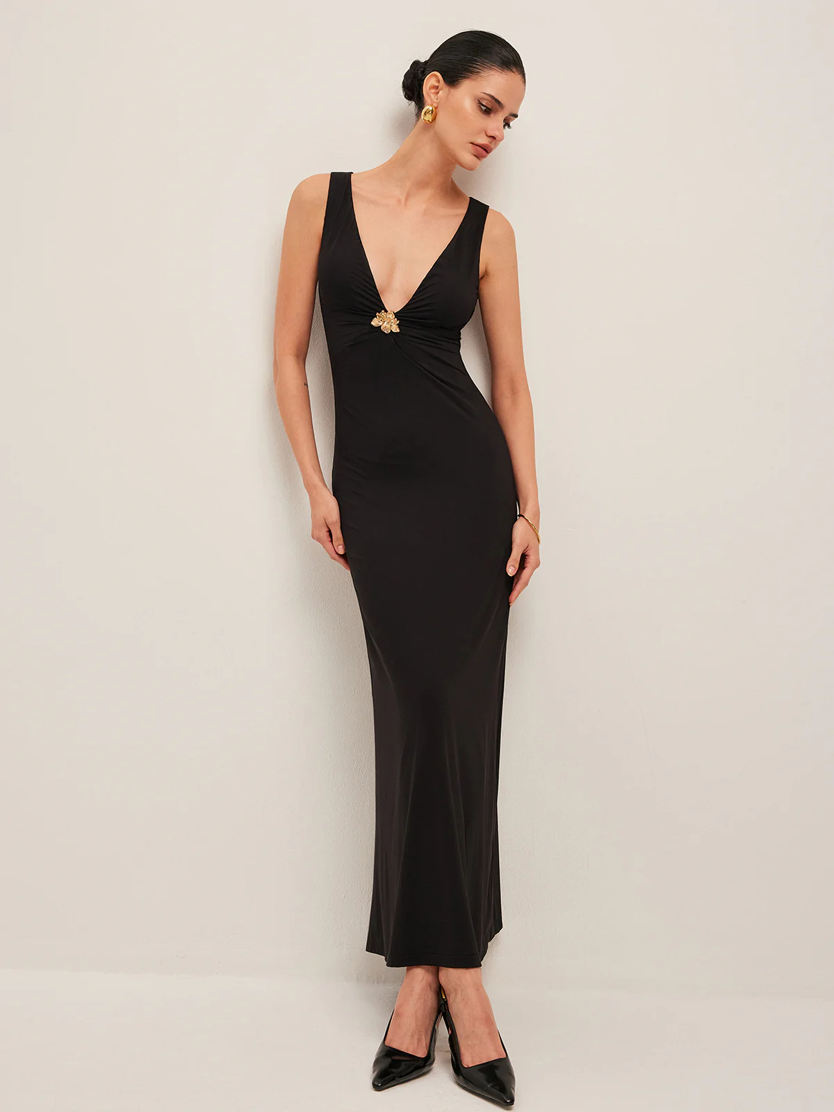 Gold Floral Detail V-Neck Sleeveless Dress - Image 3