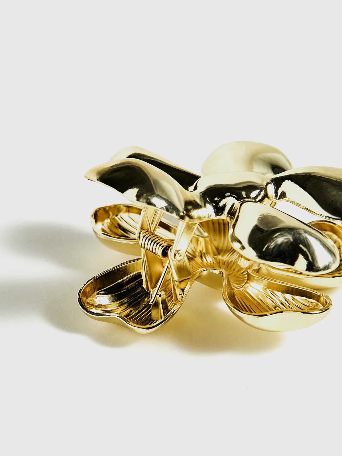 Golden Flower Hair Claw - Image 3