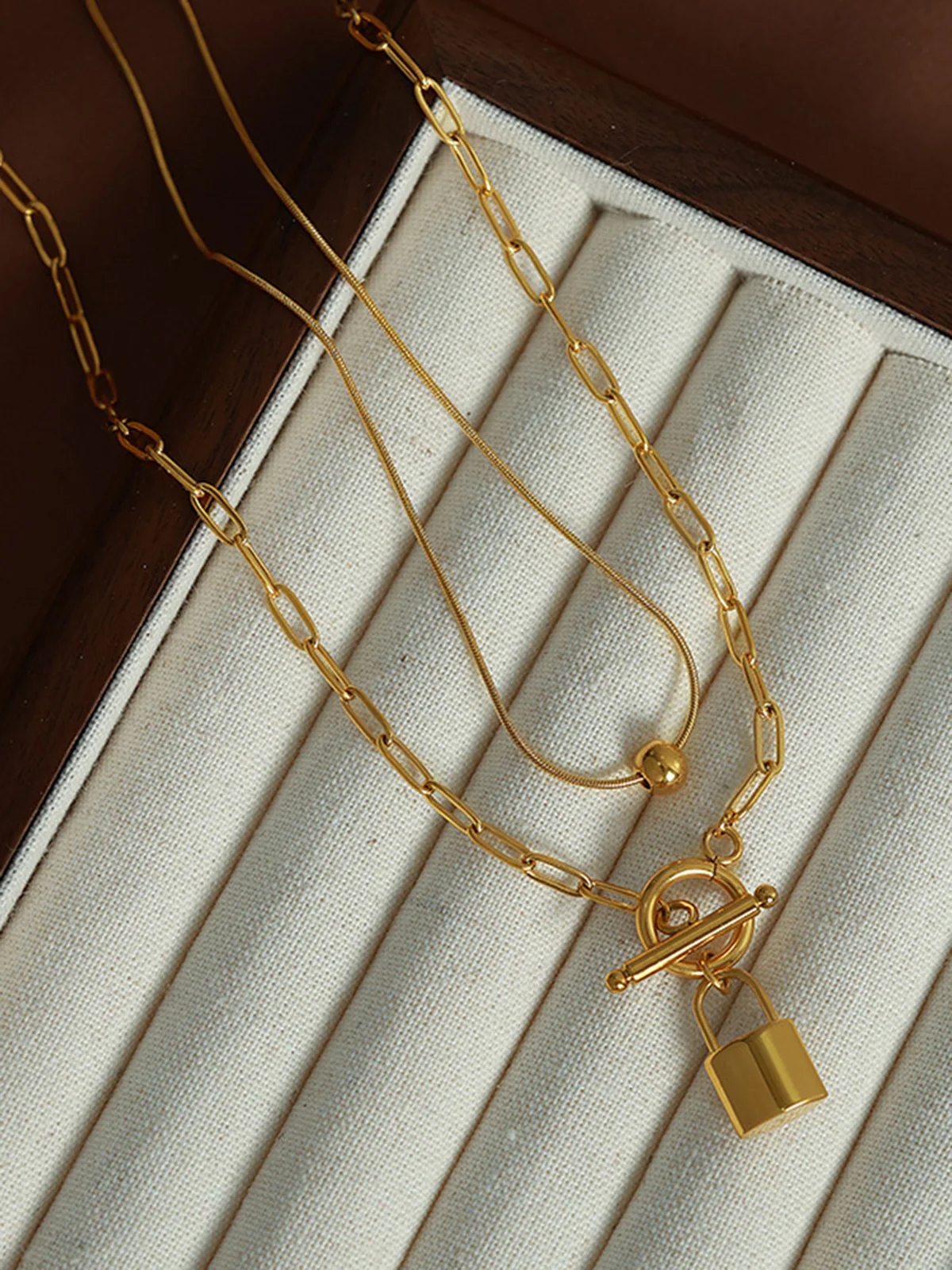 Golden Padlock Necklace - Image 2
