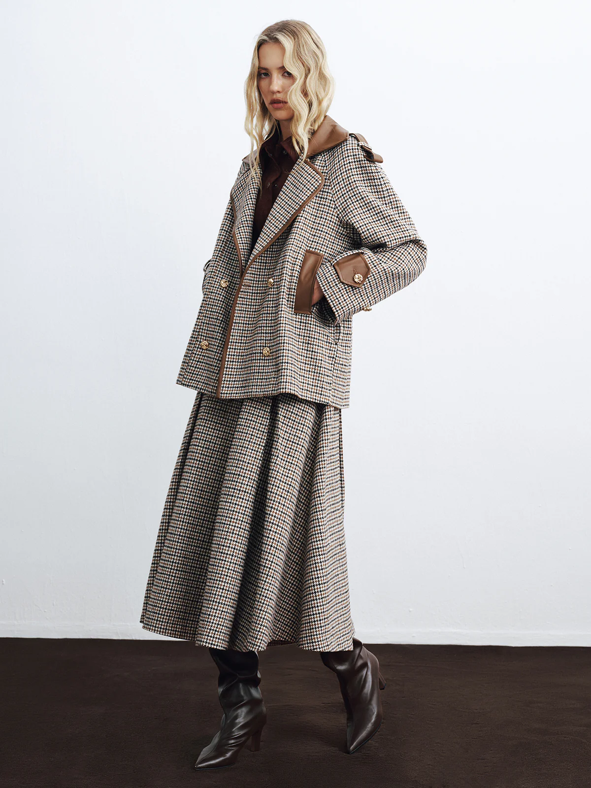 High-Waist Belted Houndstooth Wide-Leg Pants - Image 6