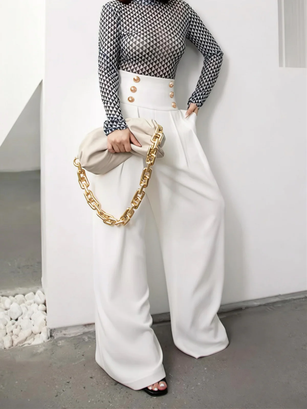 High-Waist Metal Detail Wide-Leg Pants - Image 4