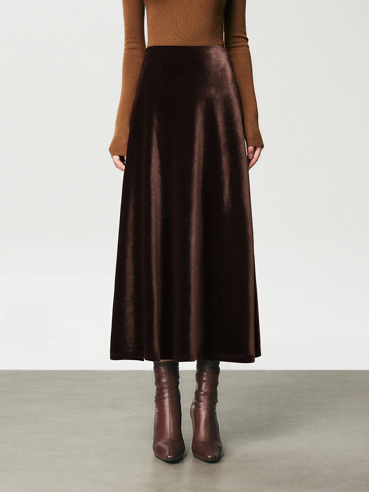 High Waist Velvet Maxi Skirt - Image 2