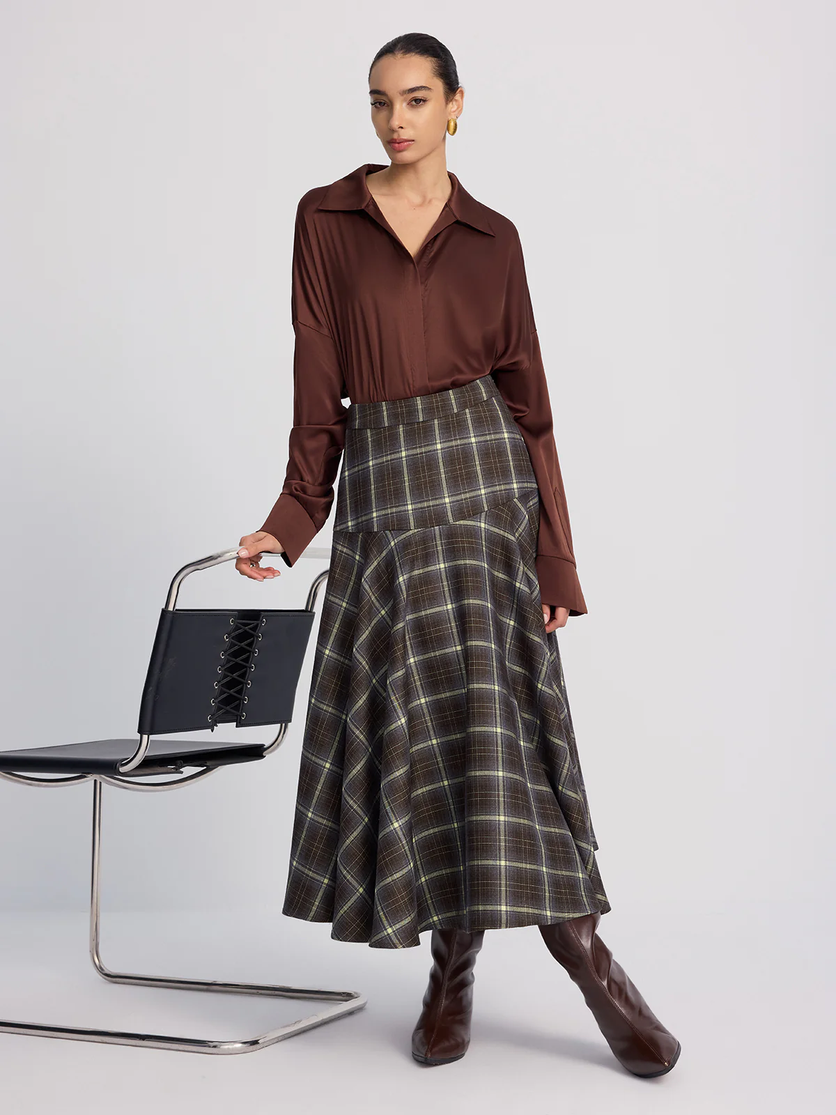 High-Waisted Asymmetric Plaid Midi Skirt - Image 4