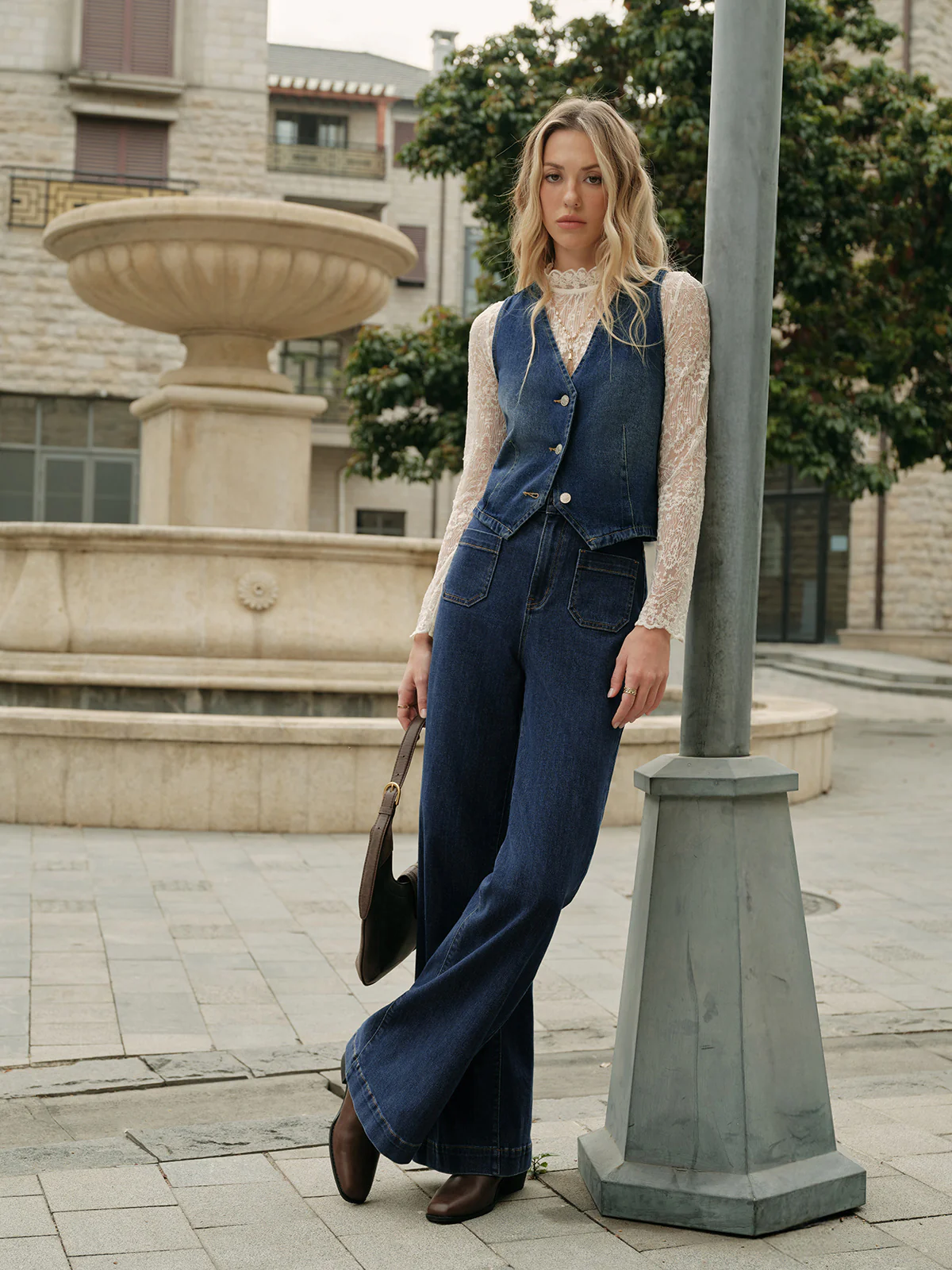 High-Waisted Flared Jeans - Image 3