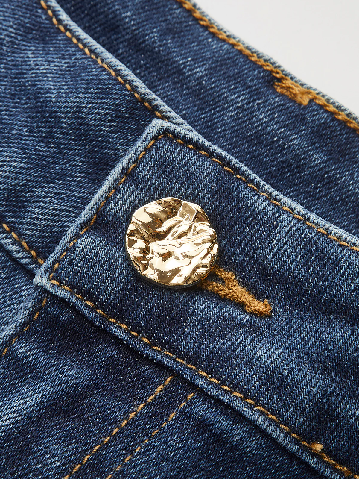 High-Waisted Flared Jeans - Image 9