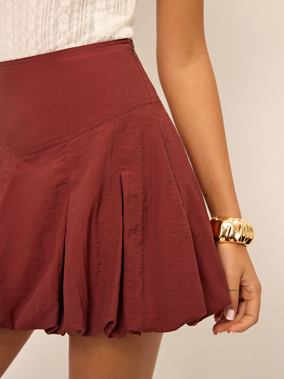 Mid-Waisted Pleated Bubble Hem Mini Skirt - Image 2