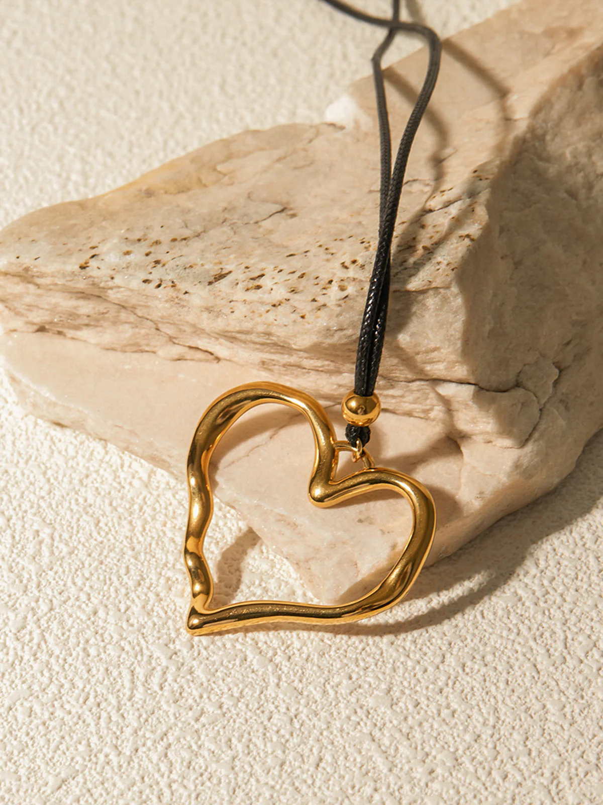 Hollow Out Love Heart Necklace - Image 2