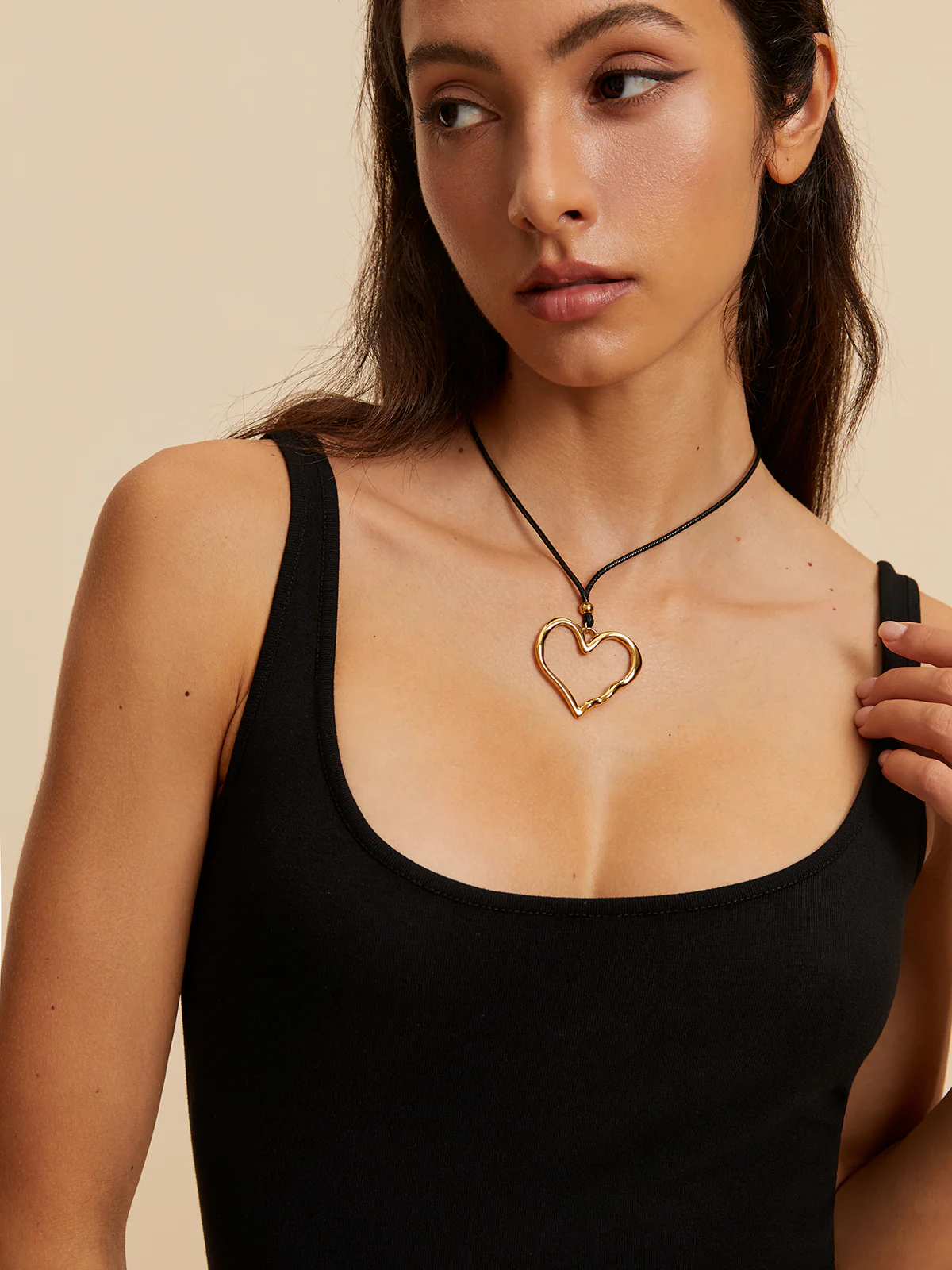 Hollow Out Love Heart Necklace - Image 3