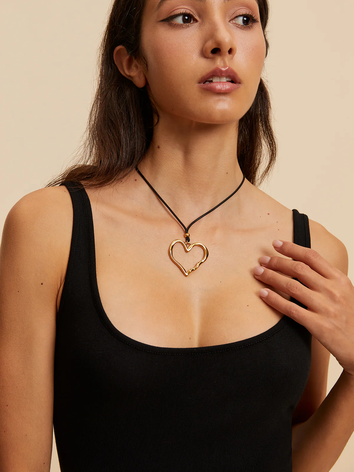 Hollow Out Love Heart Necklace - Image 4