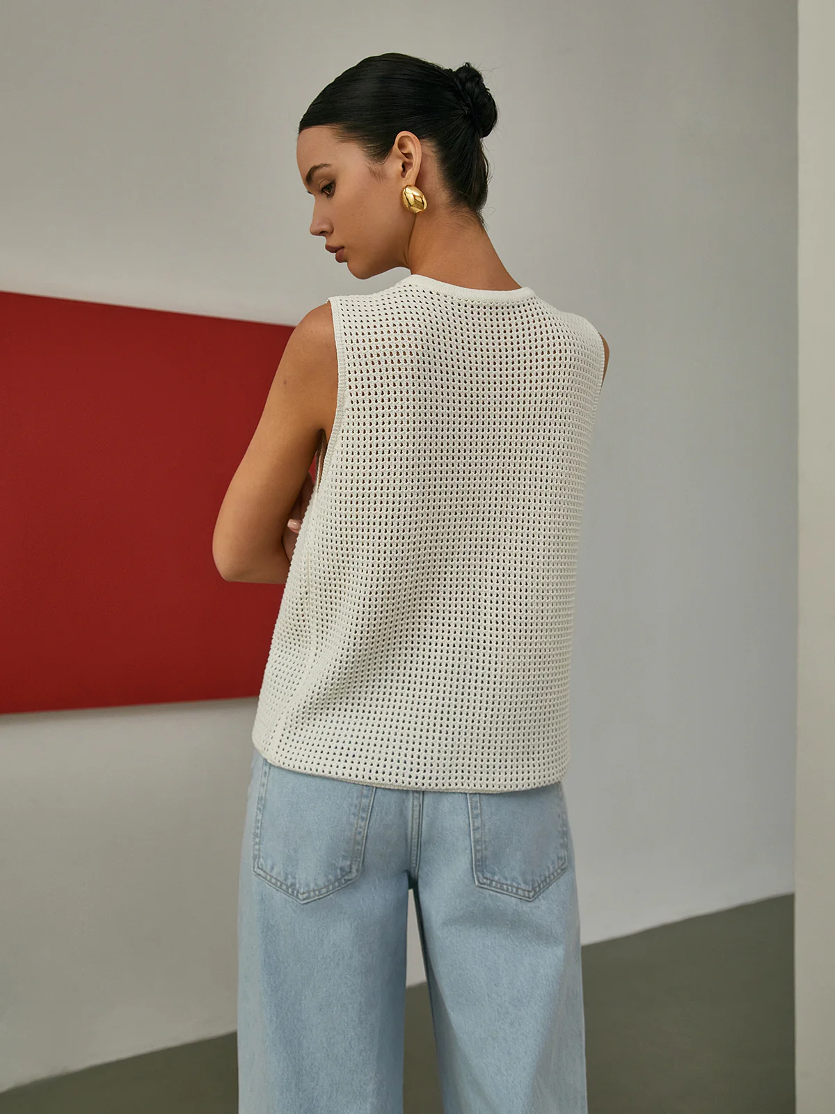 Hollow Sleeveless Knit Cardigan - Image 6