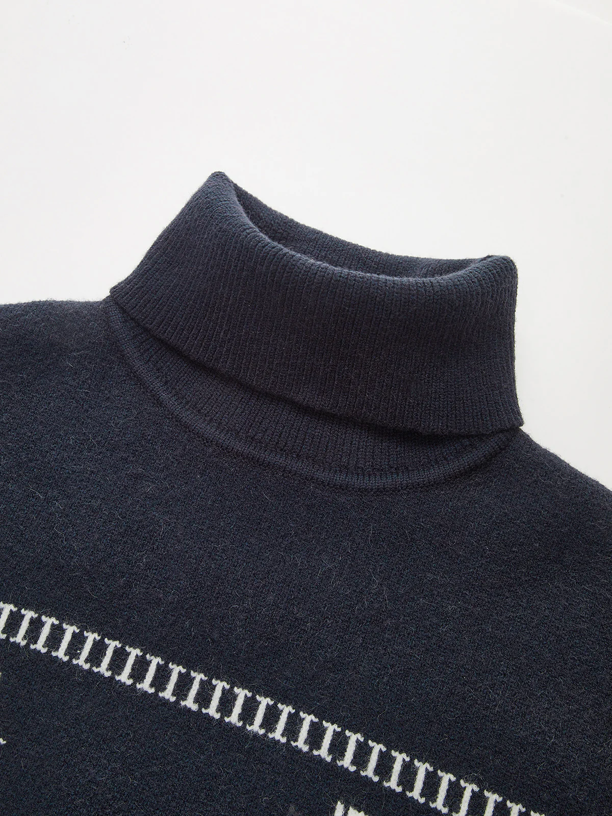 Horse-Pattern Cap Sleeve Turtleneck Sweater Vest - Image 3