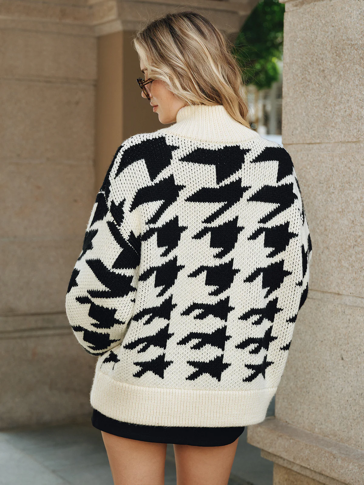 Houndstooth Horn Button Knit Cardigan - Image 6