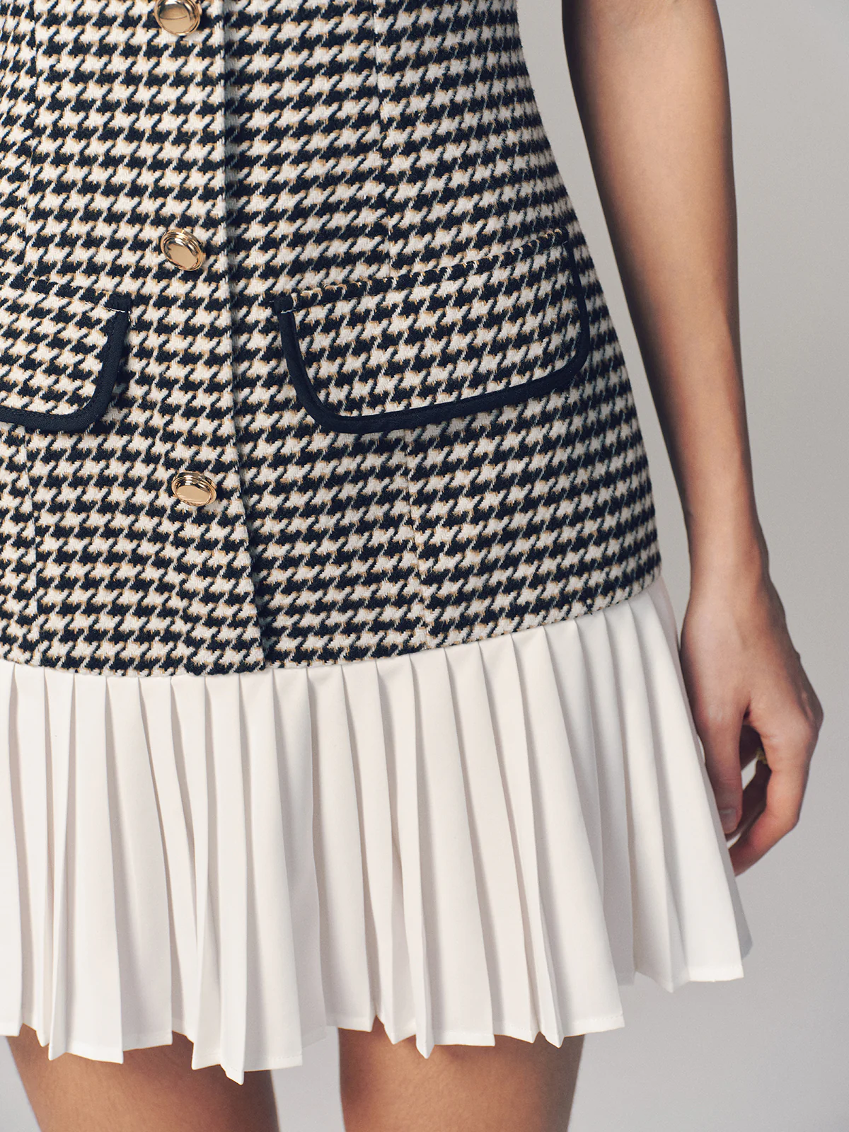 Houndstooth Sleeveless Pleated Hem Mini Dress - Image 4