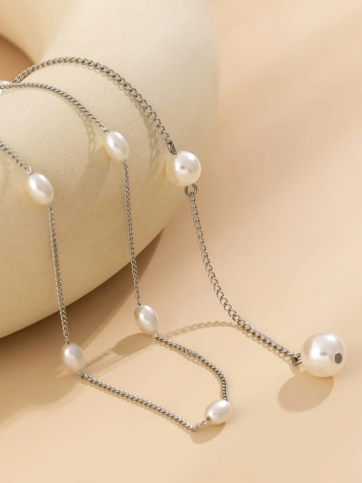 Imitation Pearl Tassel Necklace - Image 3