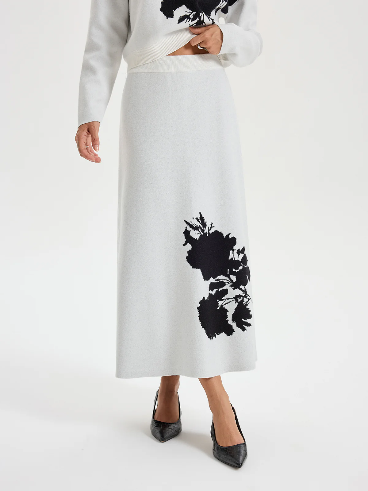Ink-Wash Painting Pattern Knit Maxi Skirt - Image 6