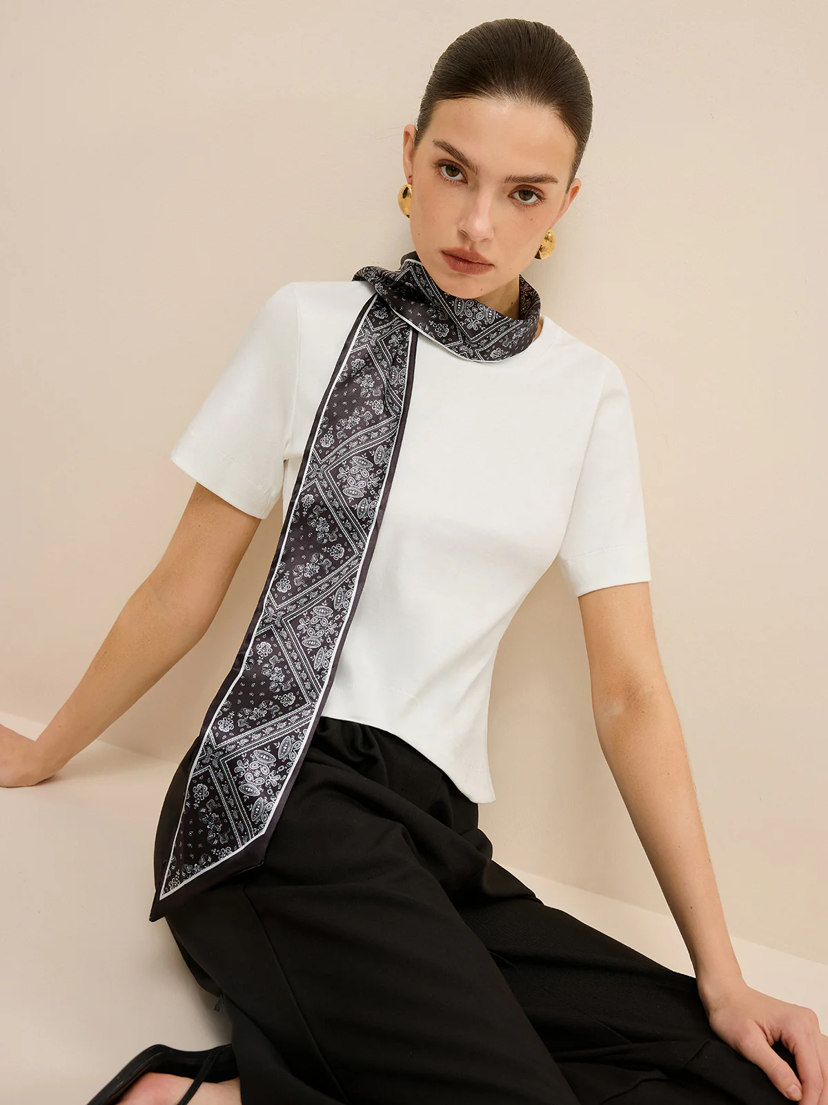 Irregular Hem T-Shirt with Silk Scarf - Image 5