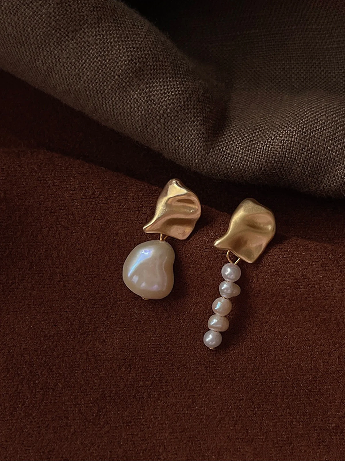 Irregular Metal & Pearl Earrings - Image 4