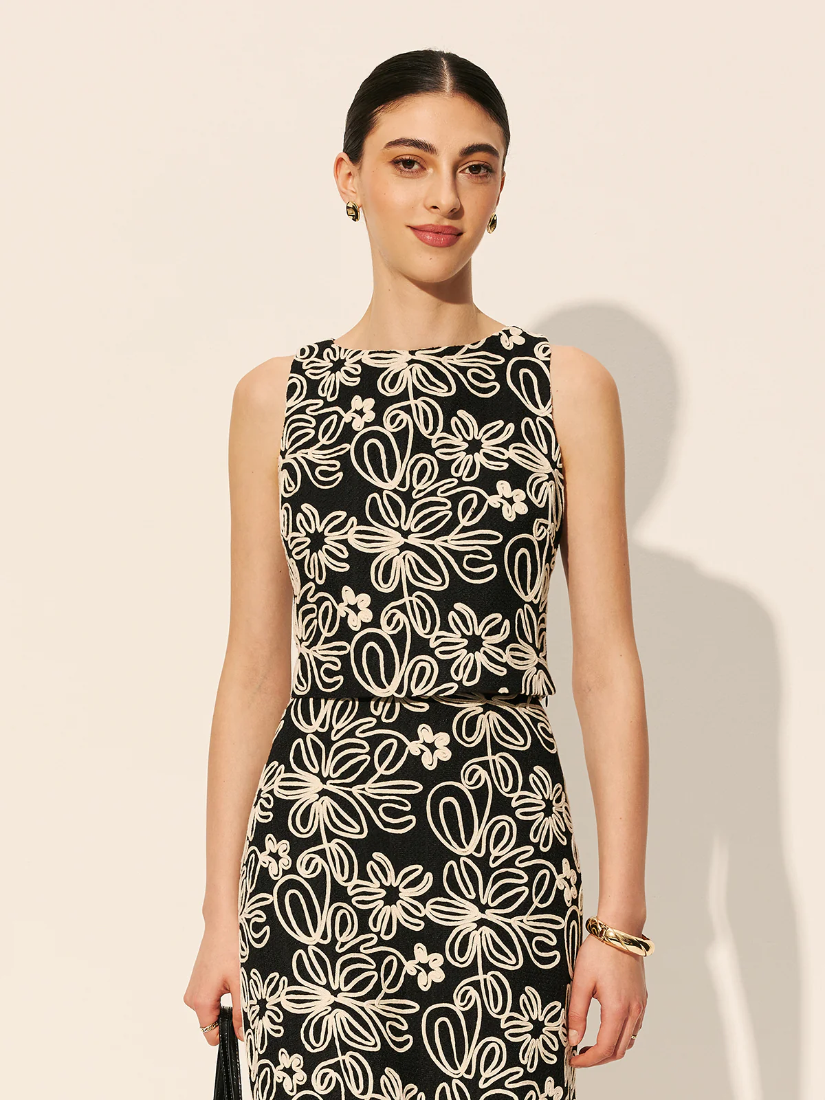 Keyhole Back Floral Embroidered Crop Top - Image 3