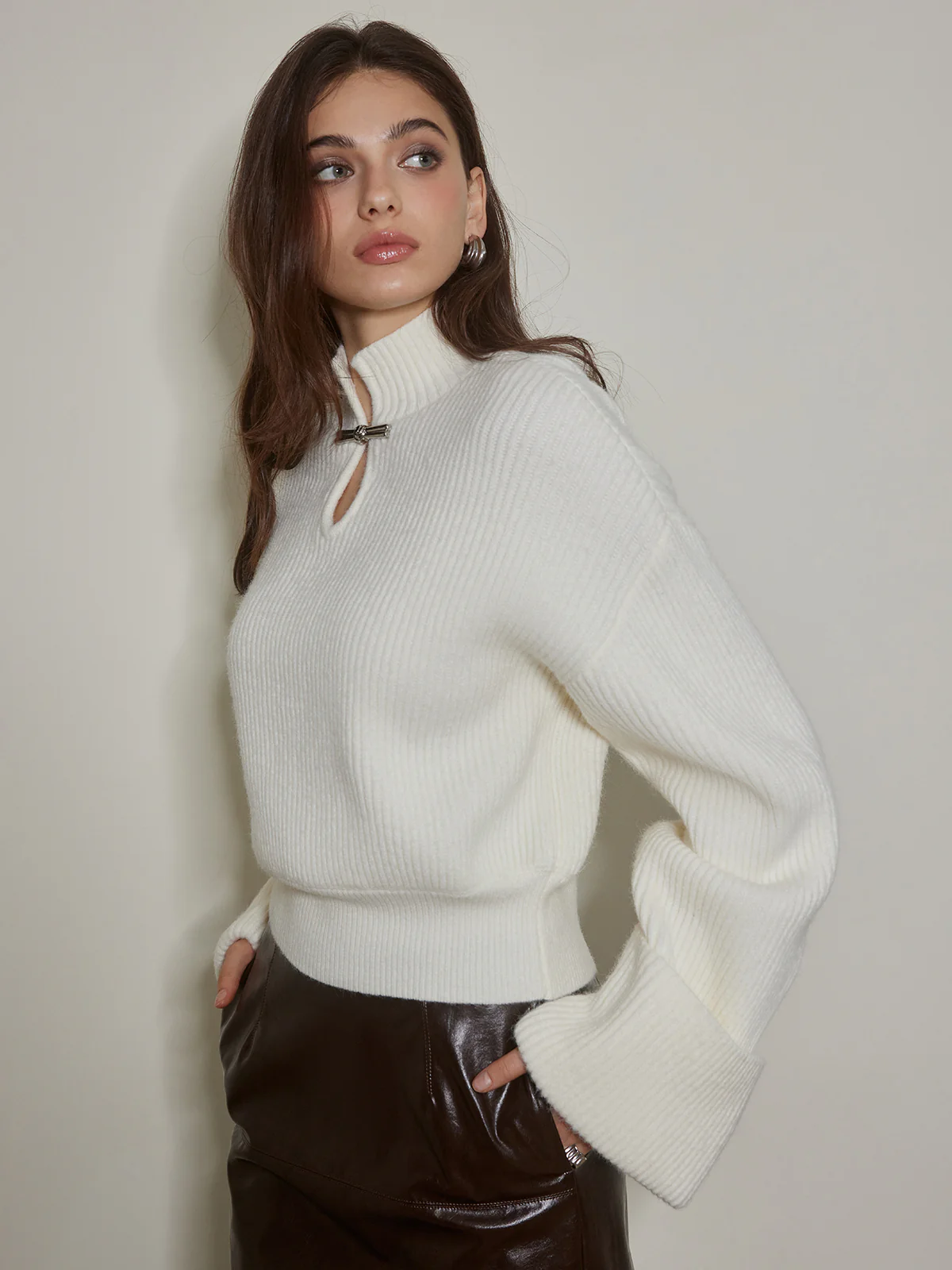 Keyhole Neckline Ribbed Shift Sweater - Image 5