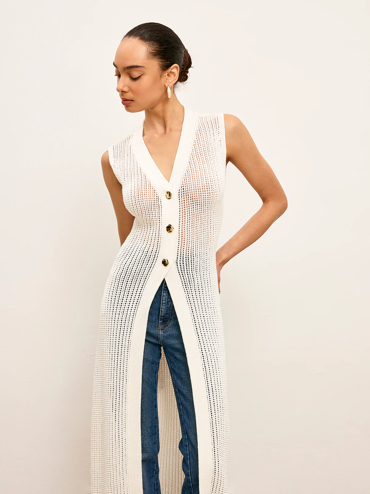 Knit Hollow Metal Detail Sleeveless Cardigan - Image 2