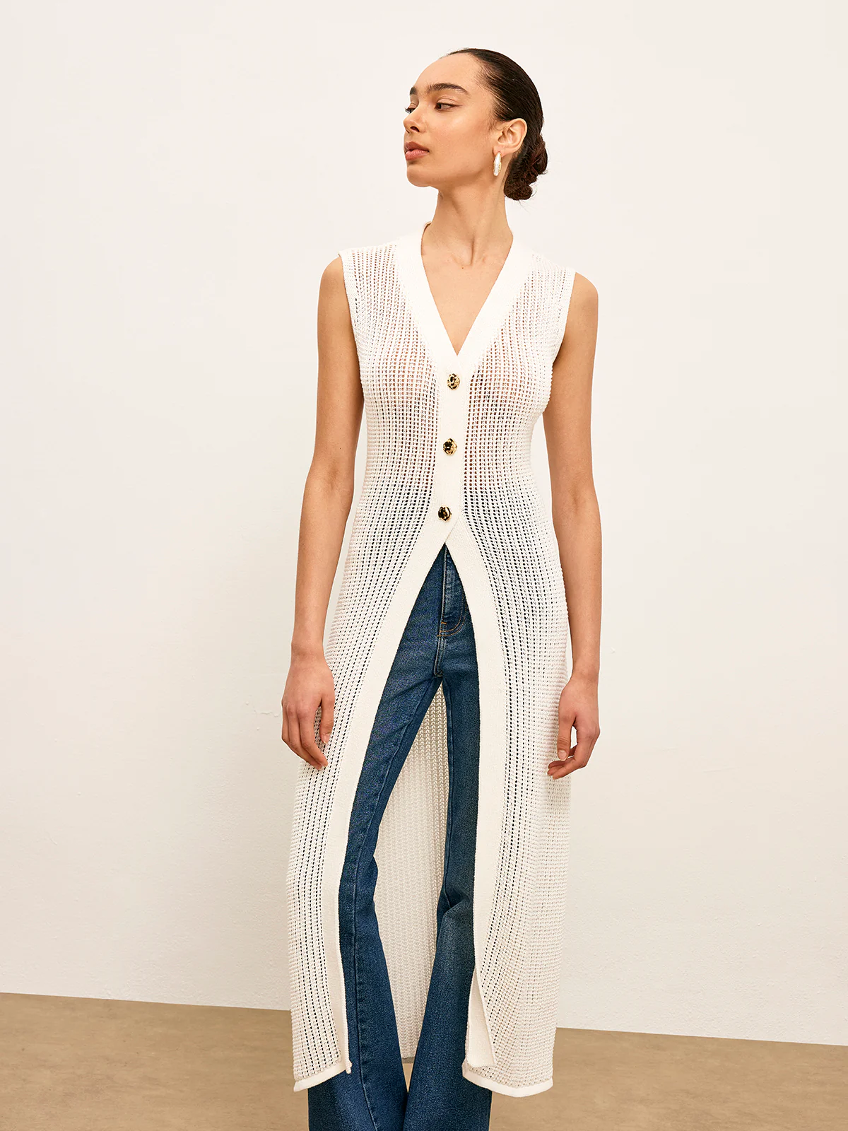 Knit Hollow Metal Detail Sleeveless Cardigan - Image 4