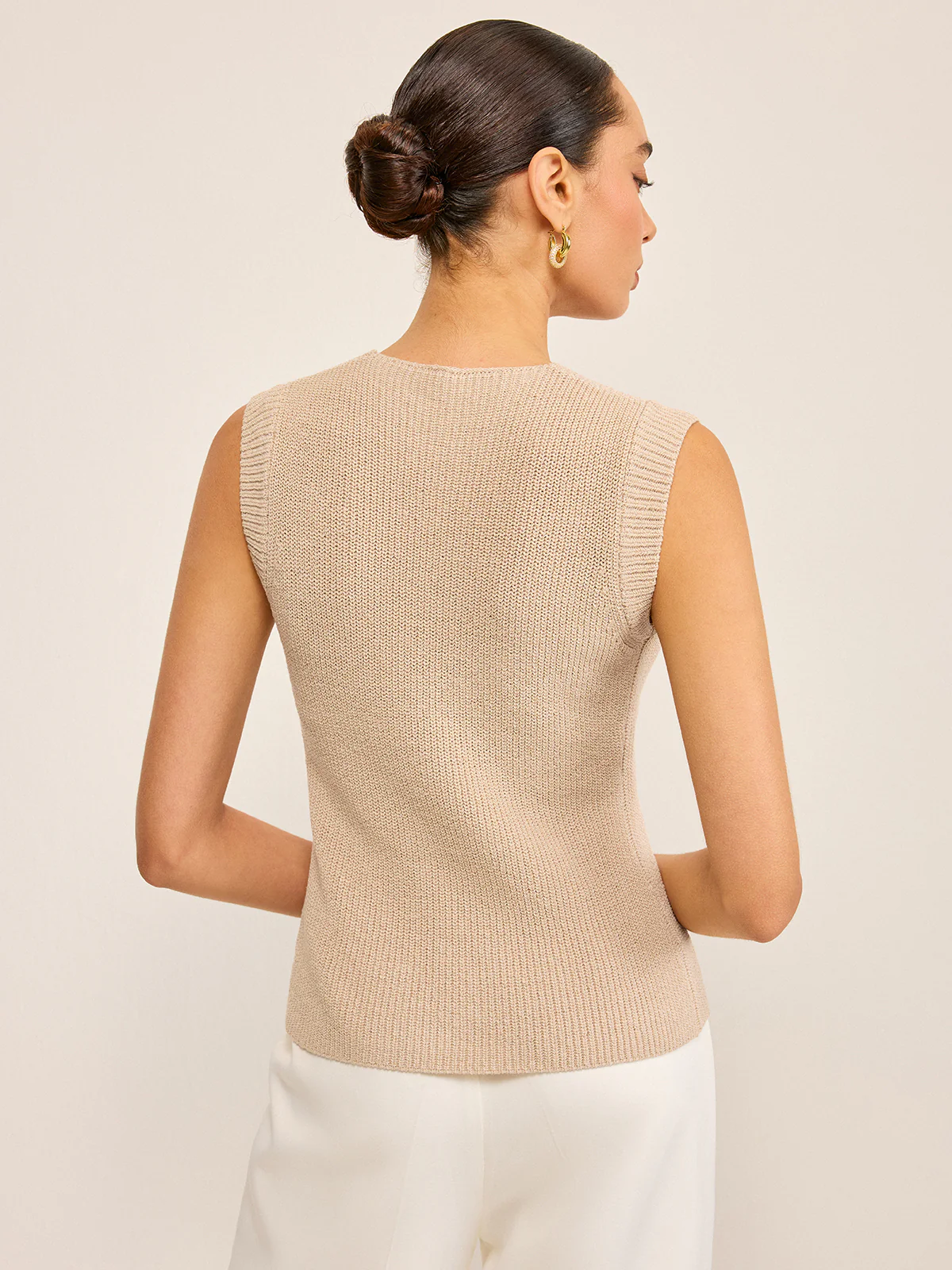 Knitted V-Neck Buttoned Vest - Image 4