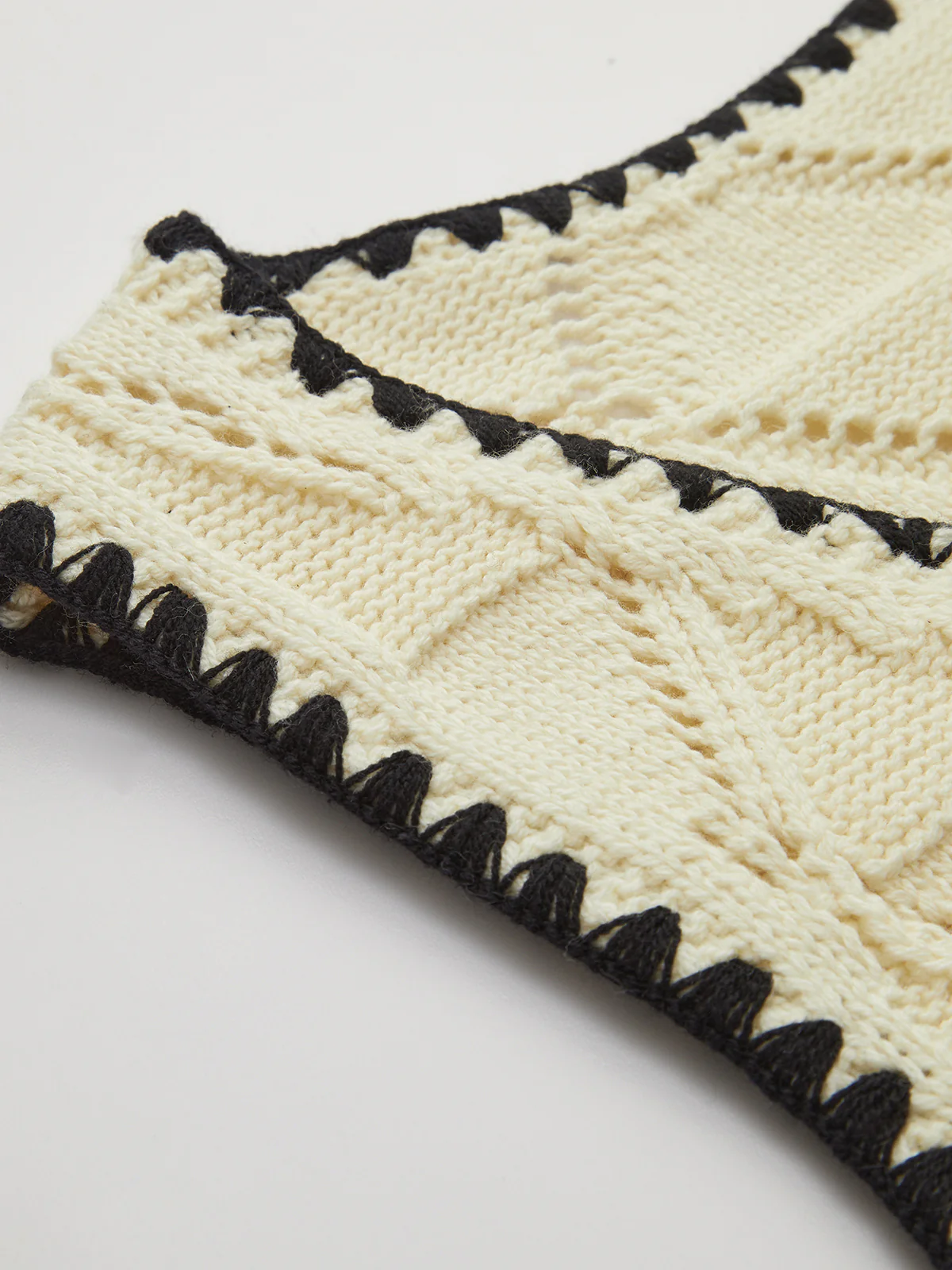 Knotted Contrast Trim Sweater Vest - Image 4