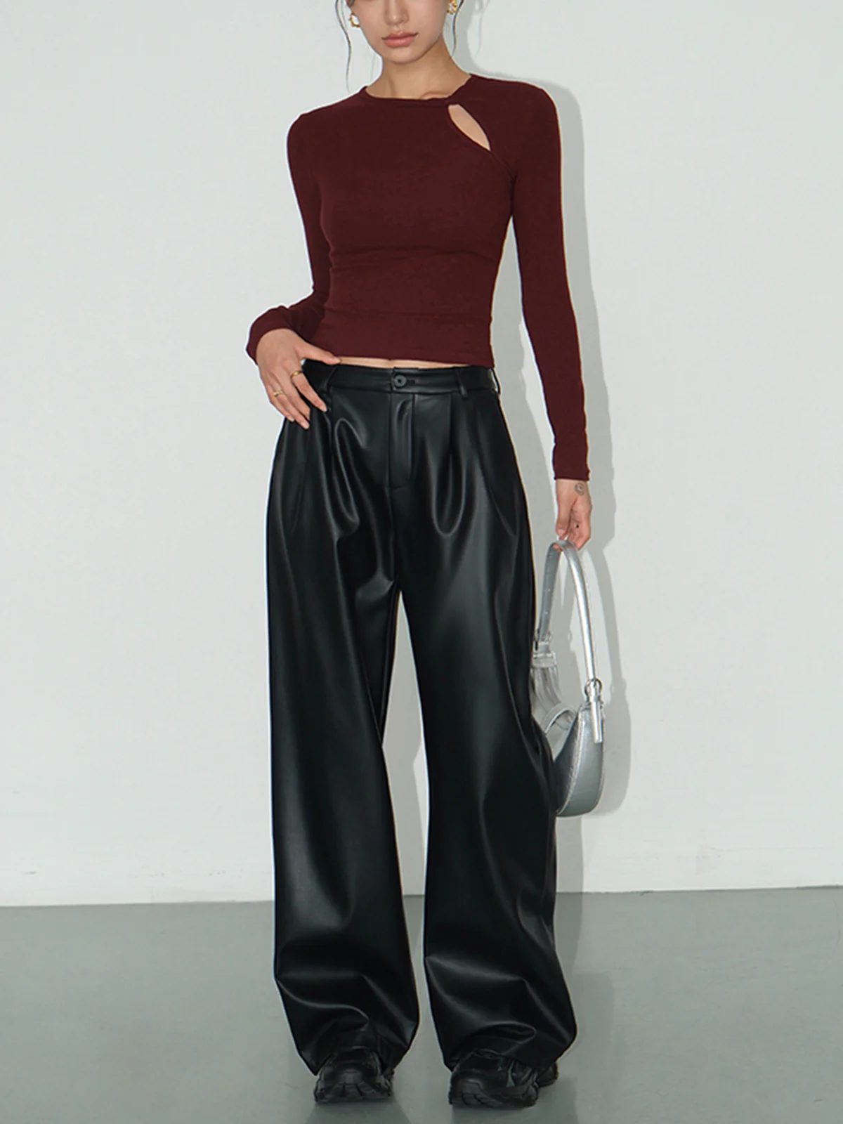 Knotted Cutout Skinny T-Shirt - Image 2