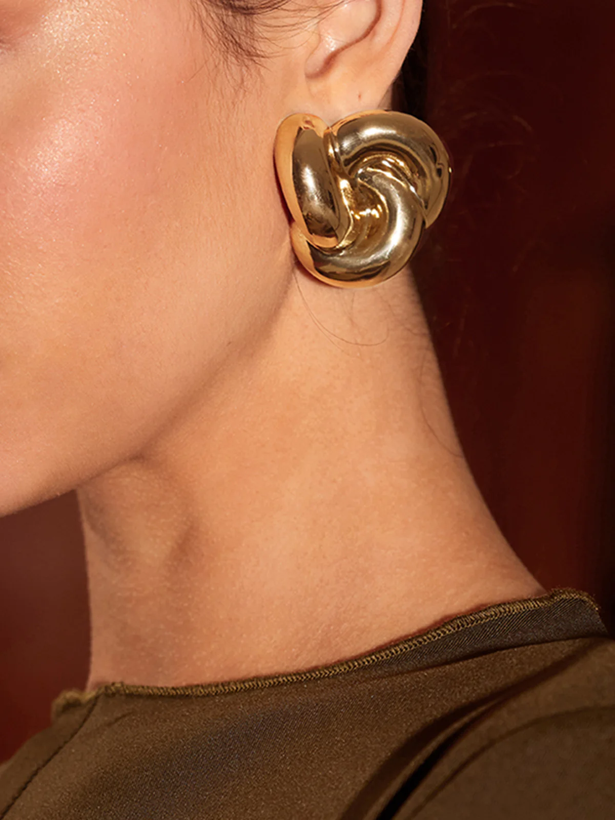 Knotted Gold Ear Cuff - Image 2