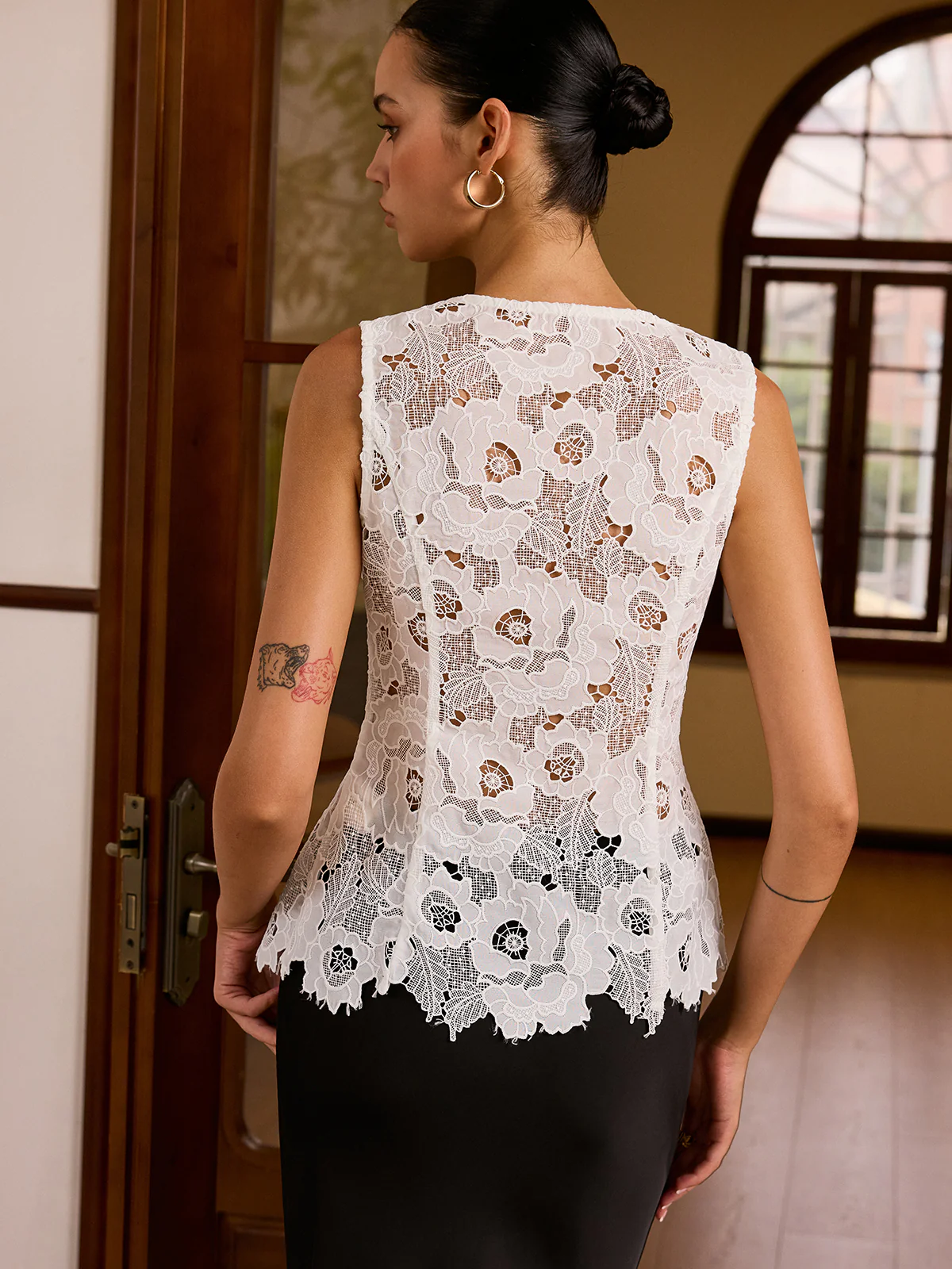 Lace Color-Blocked Vest - Image 2