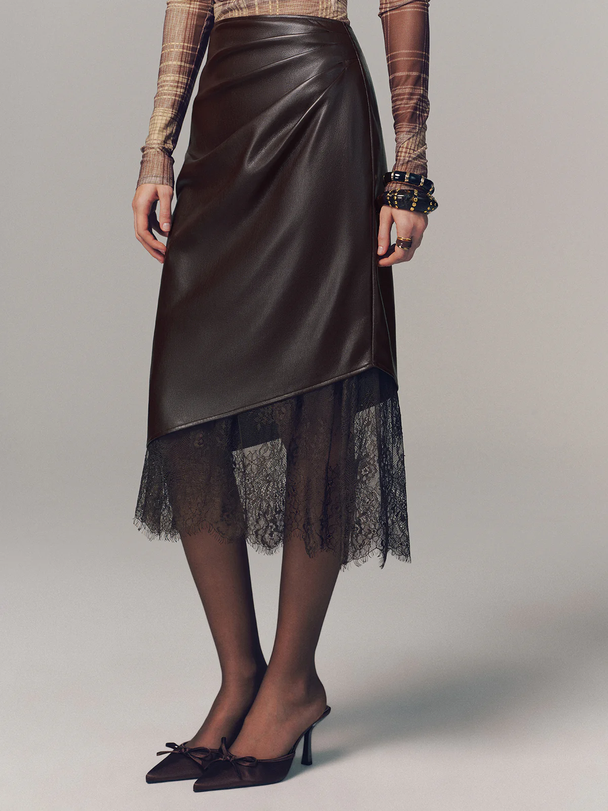 Lace Hem Faux Leather Ruched Midi Skirt - Image 3