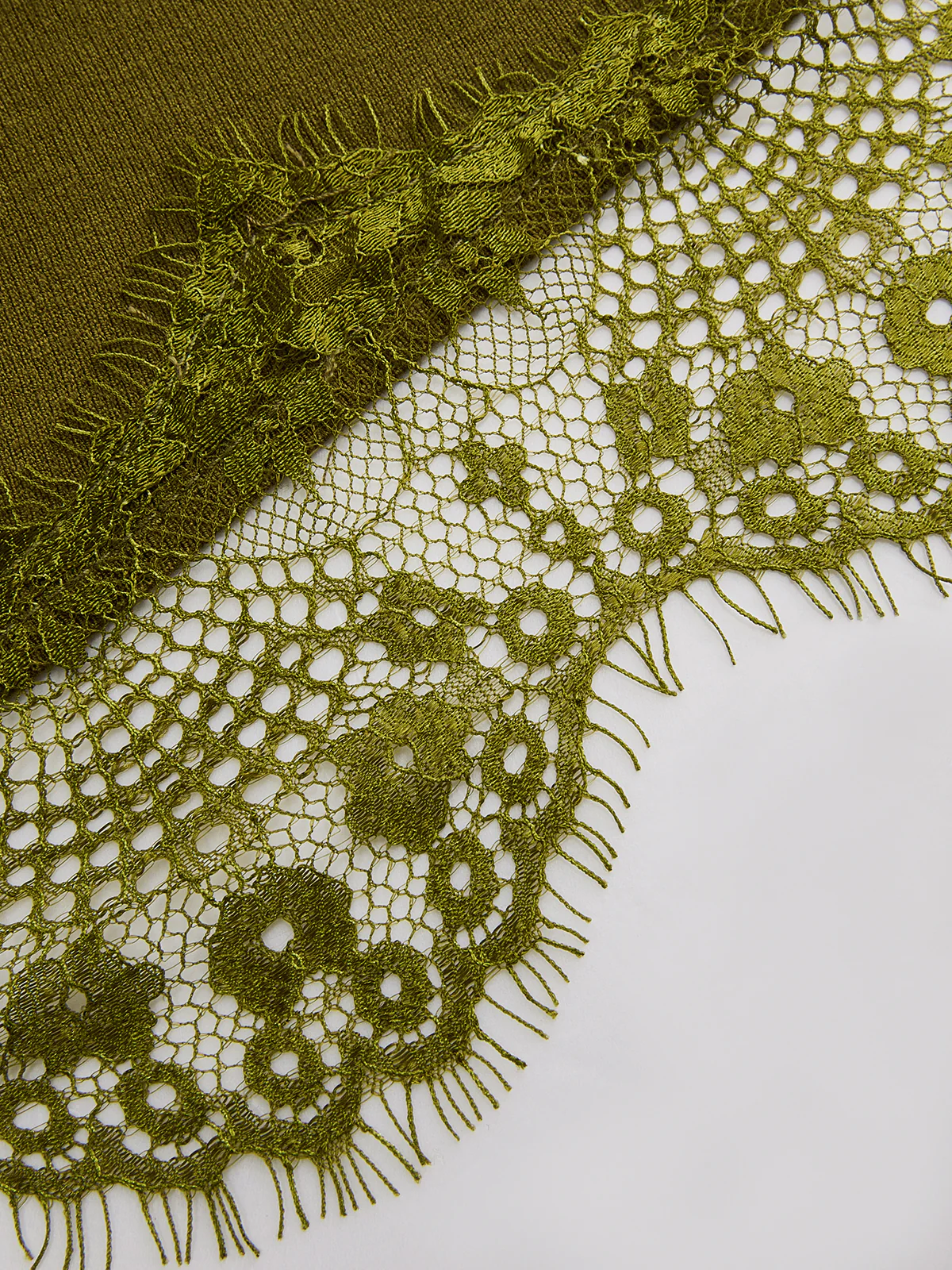 Lace Hem V-Neck Sleeveless Knit Vest - Image 3