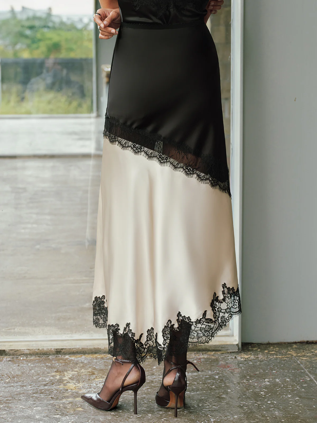 Lace Trim Asymmetric Two-Tone Satin Slip Skirt - Image 5