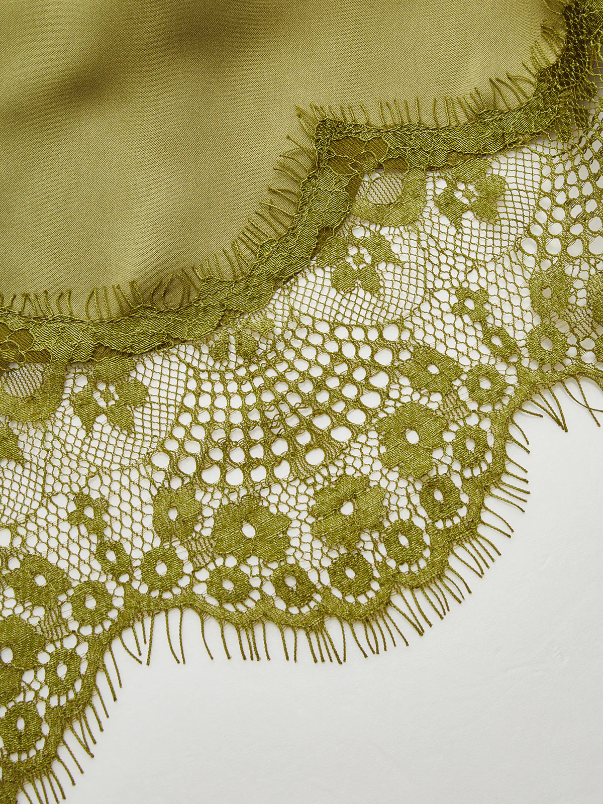 Lace Trim Asymmetrical Hem Satin Cami Top - Image 4