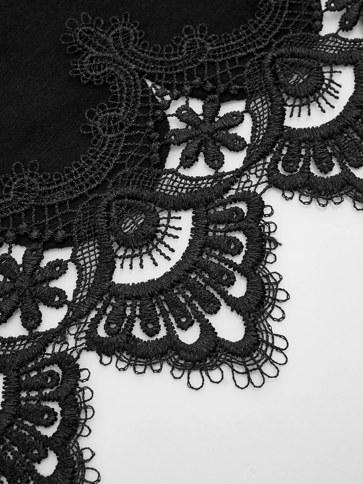Lace Trim Short-Sleeve Crop Top - Image 4