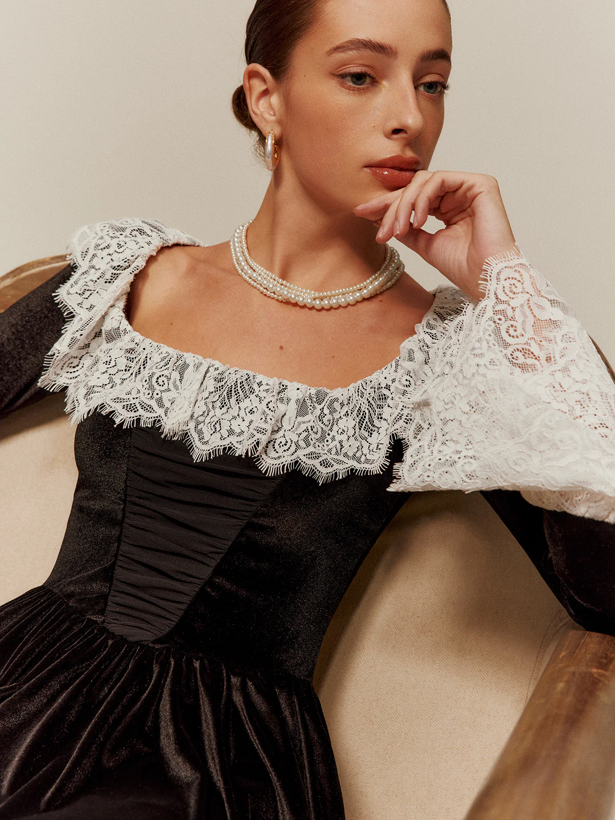 Lace Trim Velvet Short Dress - Image 5