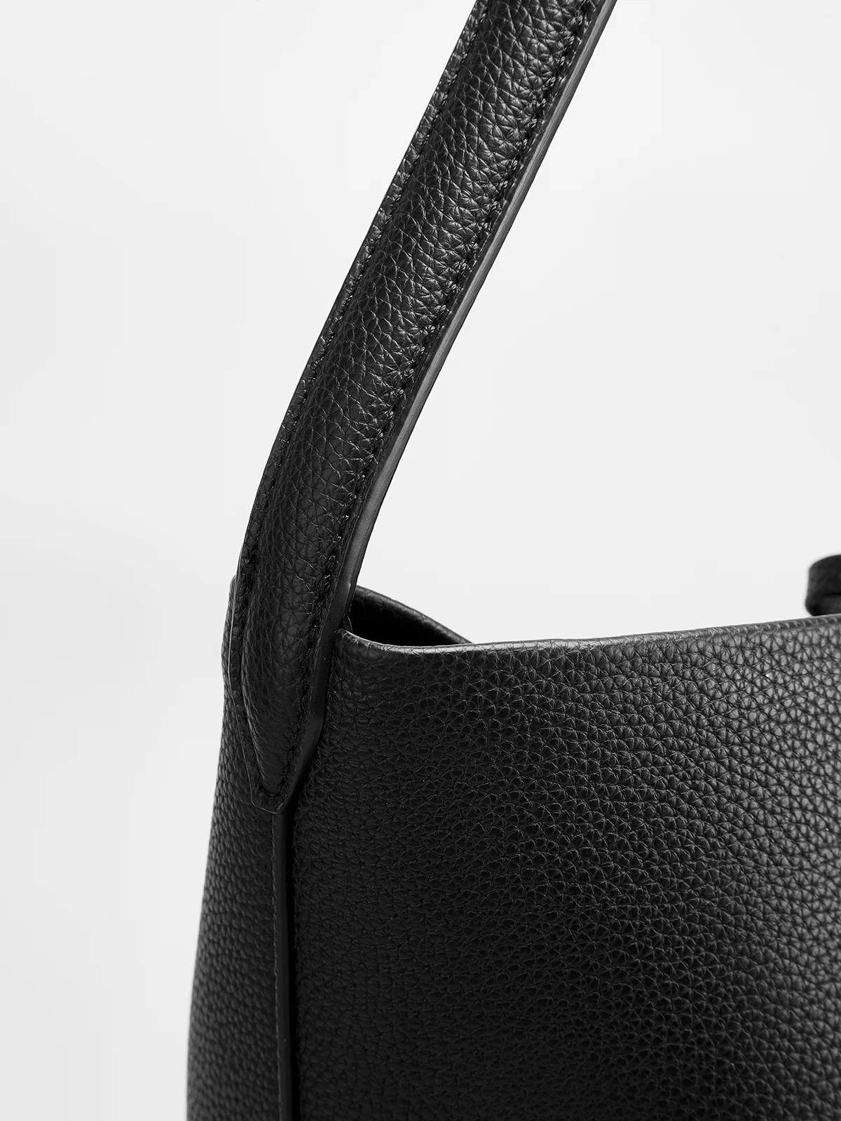 Large Capacity Bucket Tote Bag - Image 3