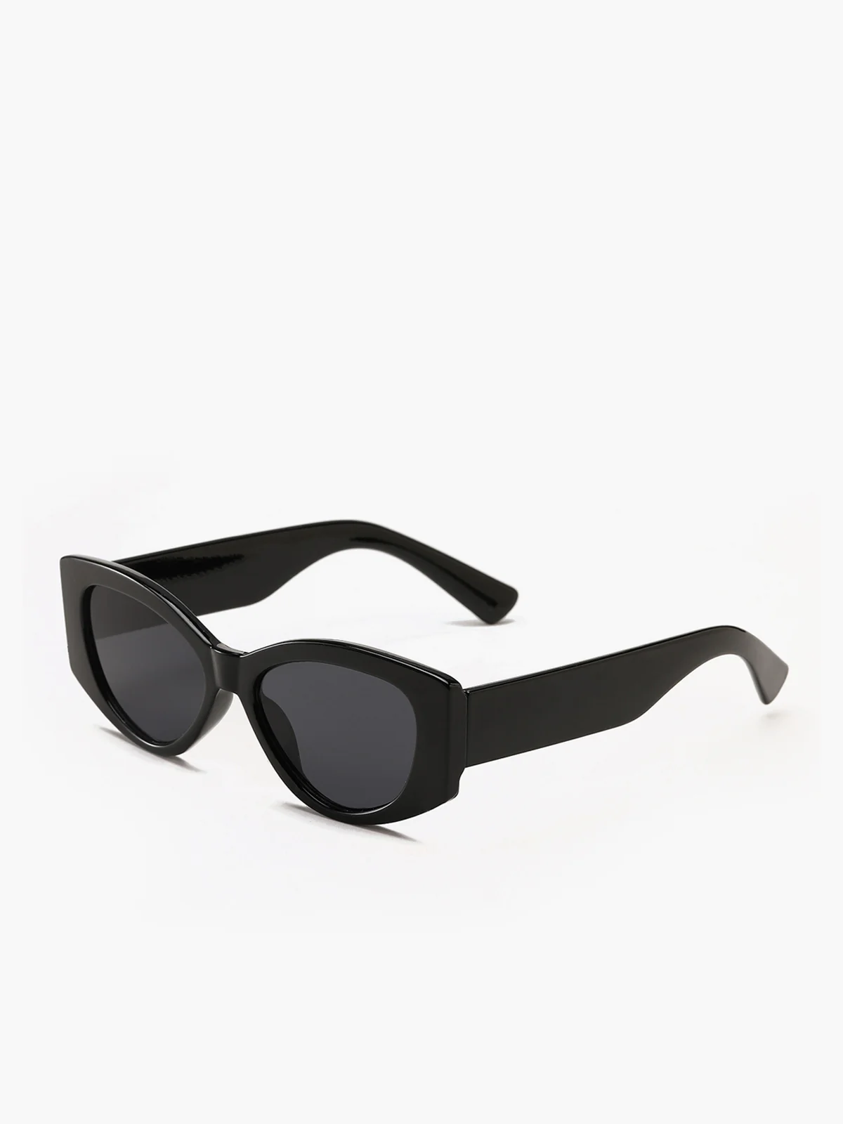 Large Frame Cat Eye Vintage Sunglasses - Image 2